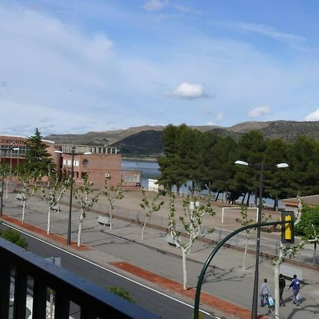 Hostal Rodes 메키넨사 외부 사진